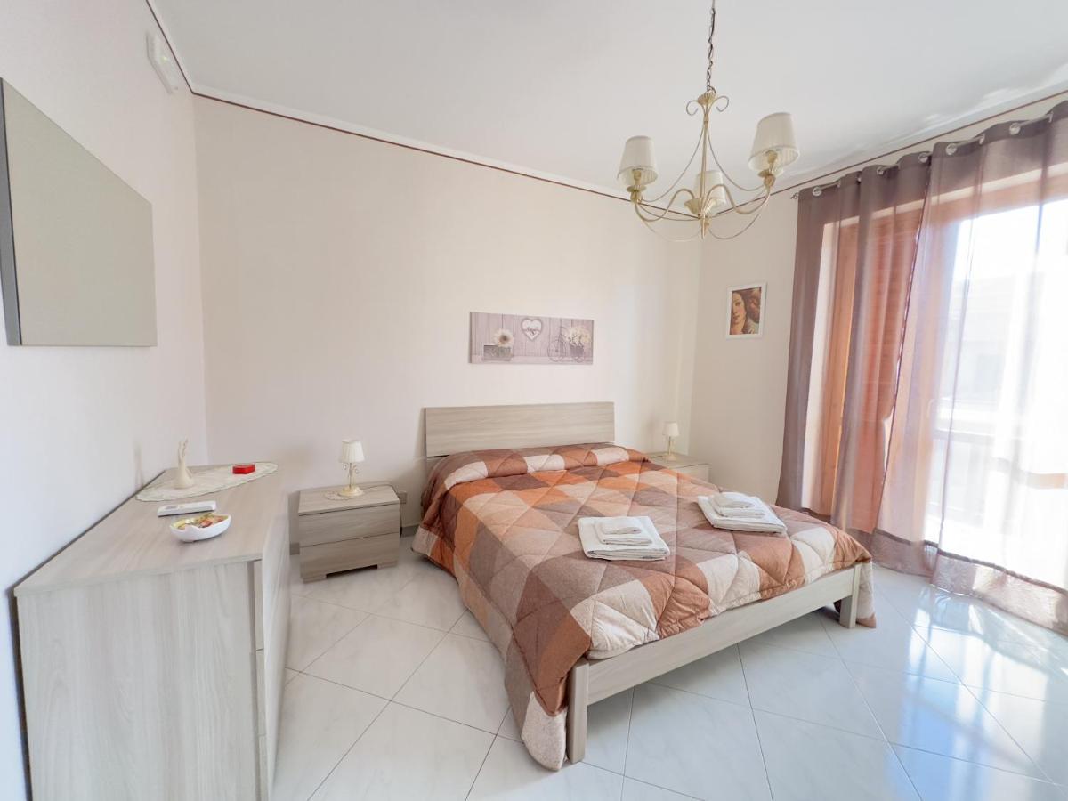 La Pigna Delle Aci Apartment 阿奇雷亚莱 外观 照片