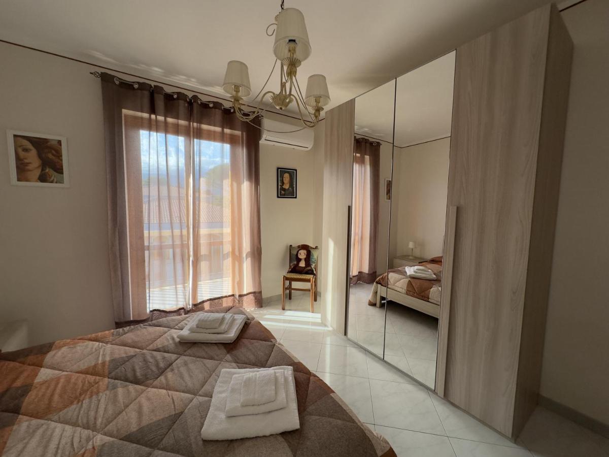 La Pigna Delle Aci Apartment 阿奇雷亚莱 外观 照片