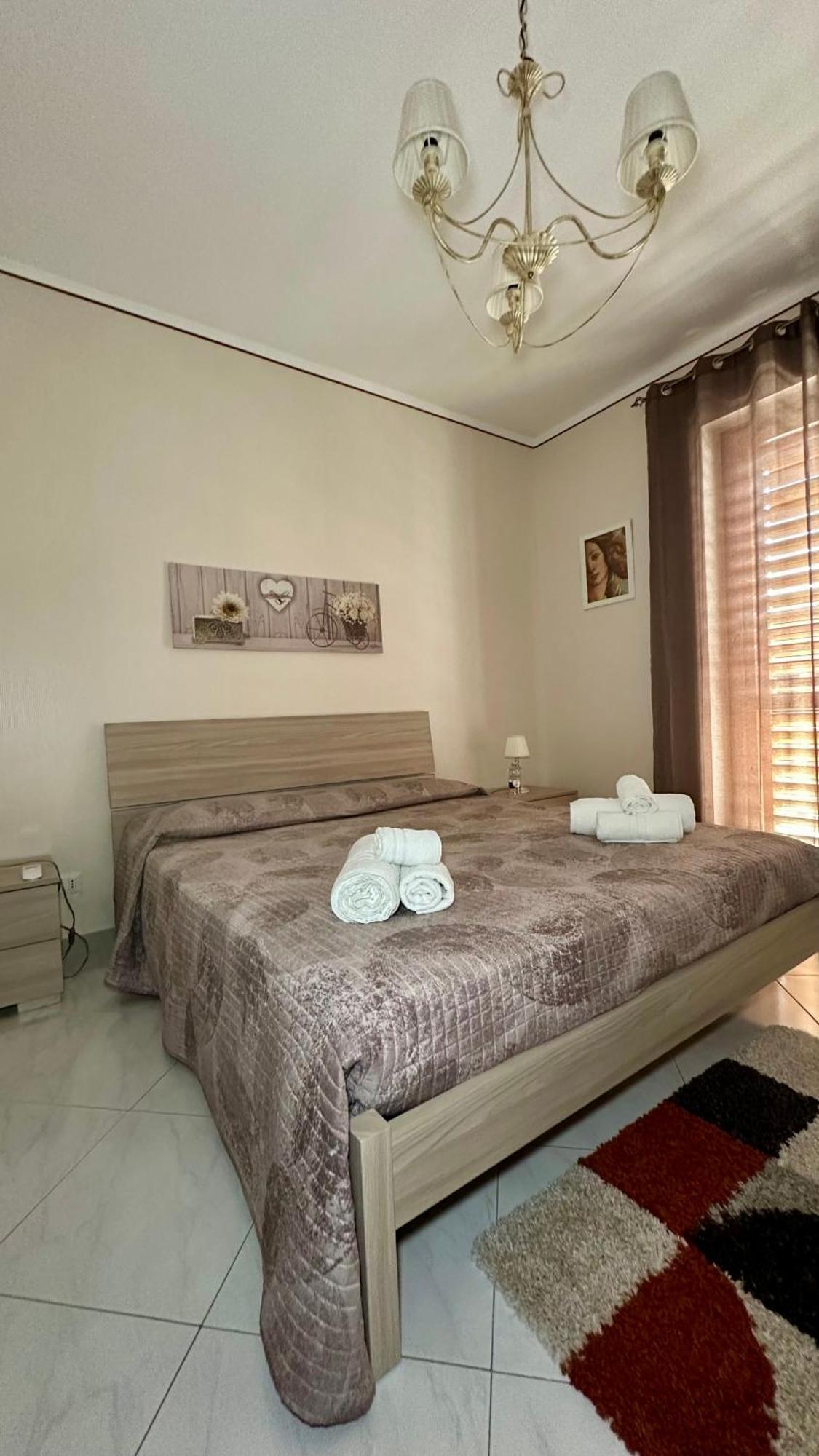 La Pigna Delle Aci Apartment 阿奇雷亚莱 外观 照片