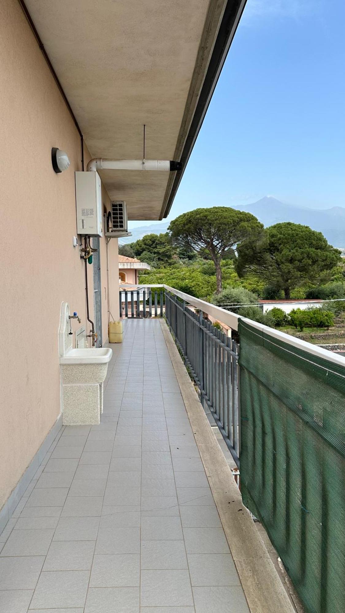 La Pigna Delle Aci Apartment 阿奇雷亚莱 外观 照片