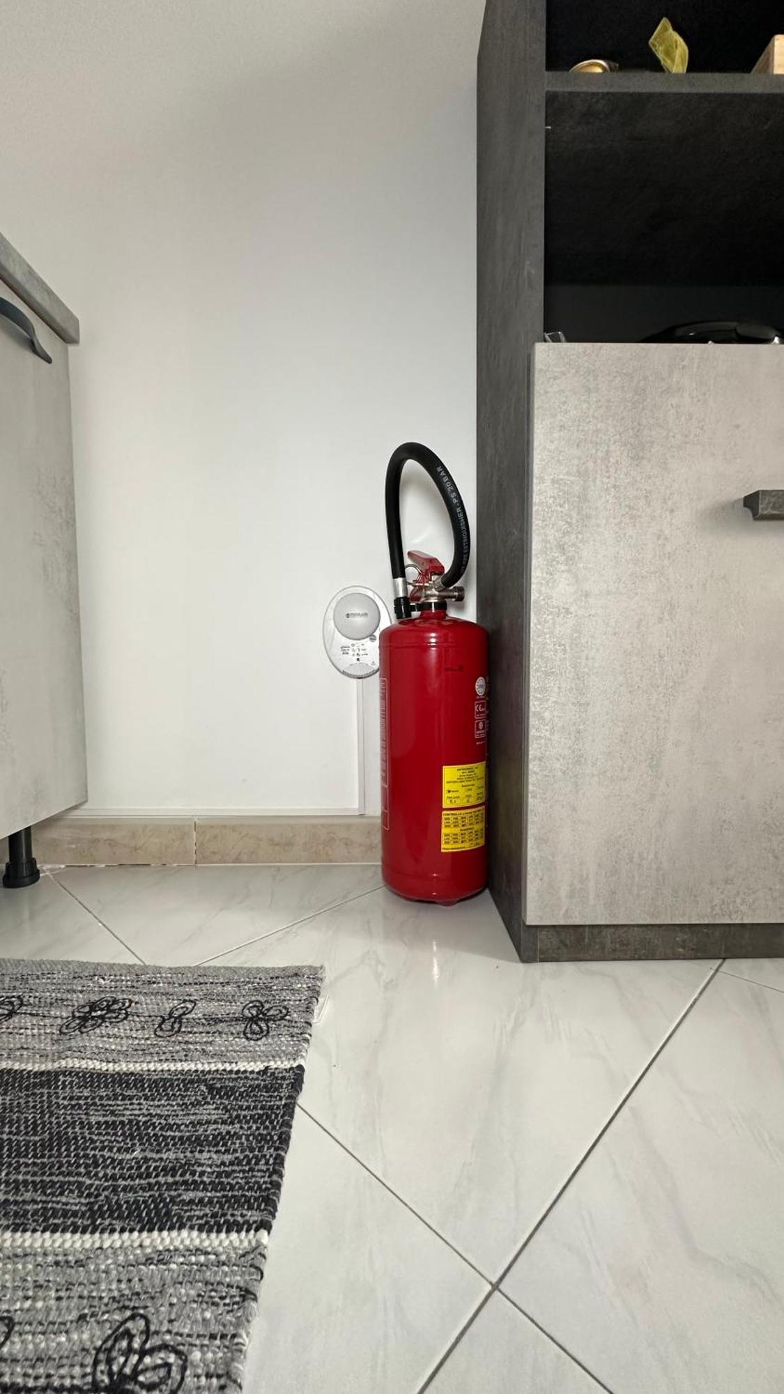 La Pigna Delle Aci Apartment 阿奇雷亚莱 外观 照片