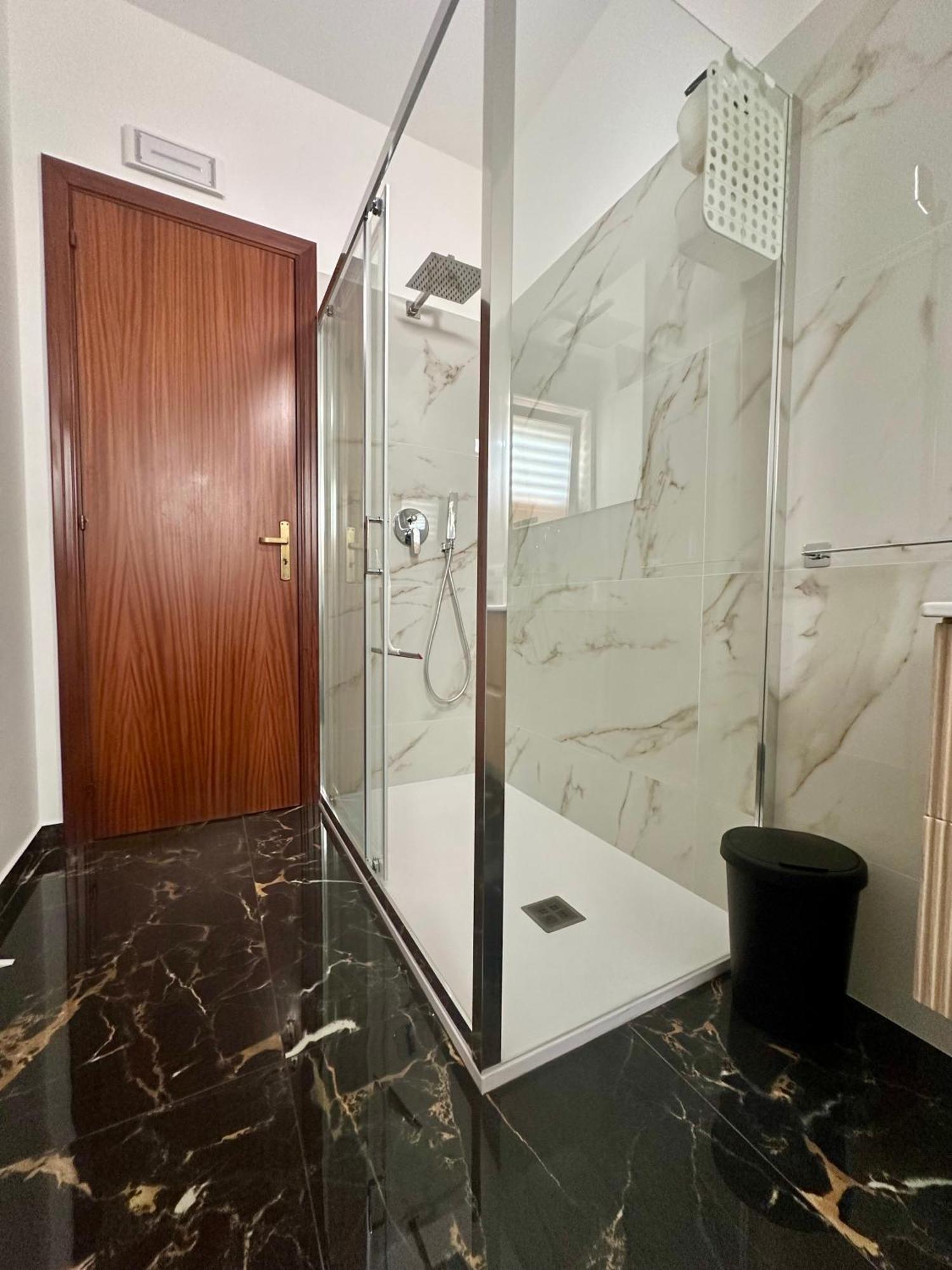 La Pigna Delle Aci Apartment 阿奇雷亚莱 外观 照片