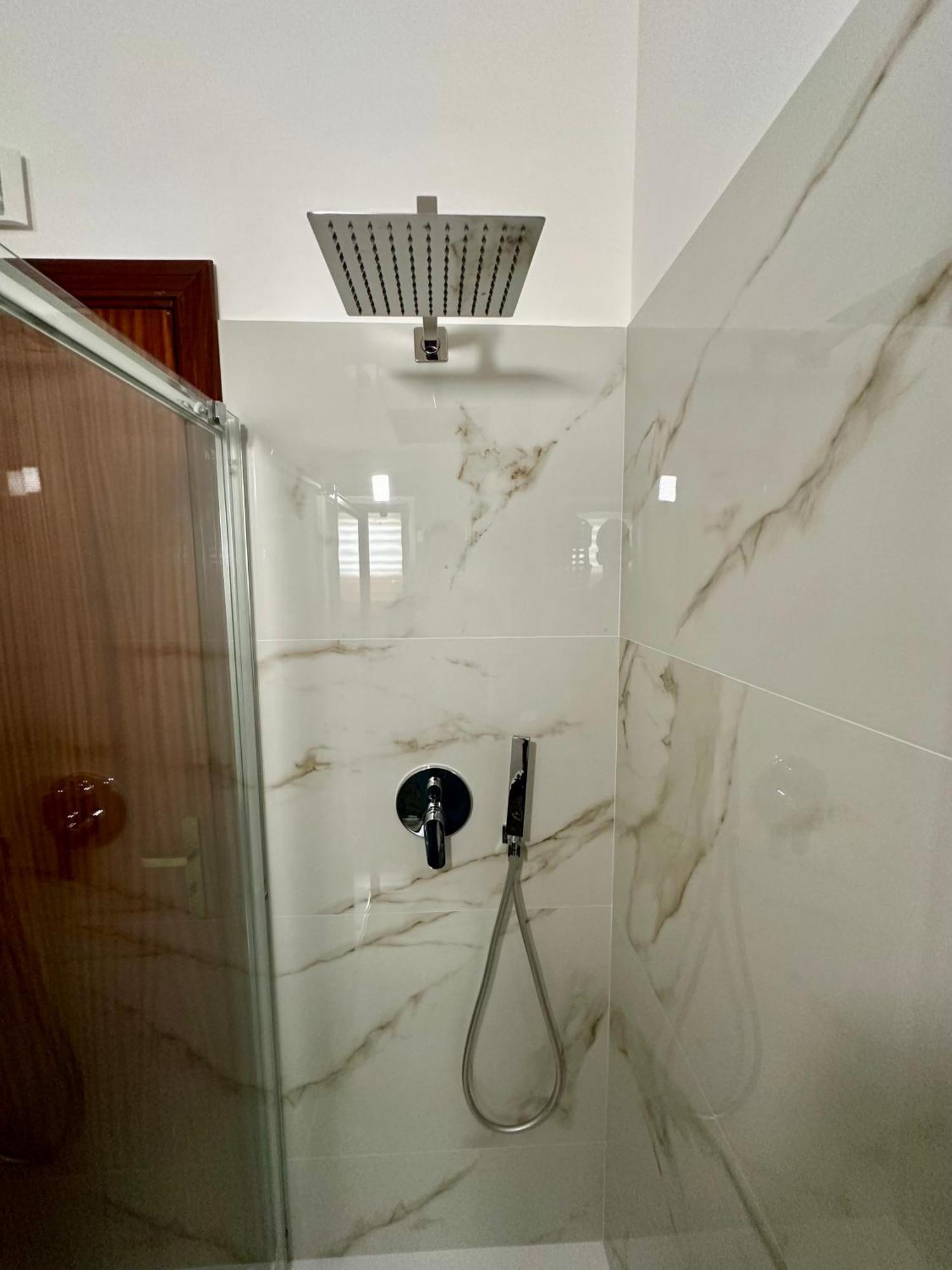 La Pigna Delle Aci Apartment 阿奇雷亚莱 外观 照片